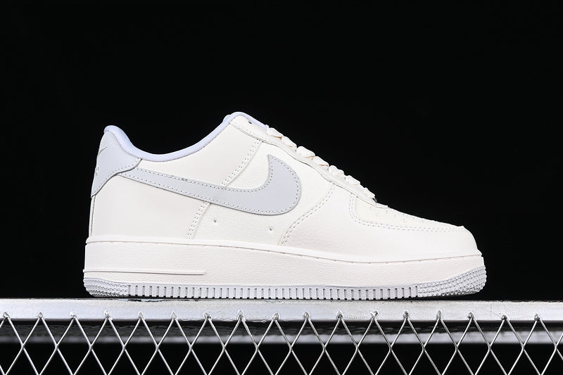 NIKE AIR FORCE 1 07 LOW OFF WHITEGREY